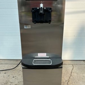 Taylor C709 Soft Serve Frozen Yogurt Ice Cream Machine