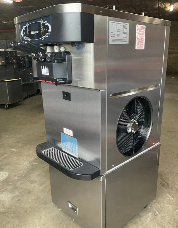 Taylor C723 Soft Serve Frozen Yogurt Ice Cream Machine