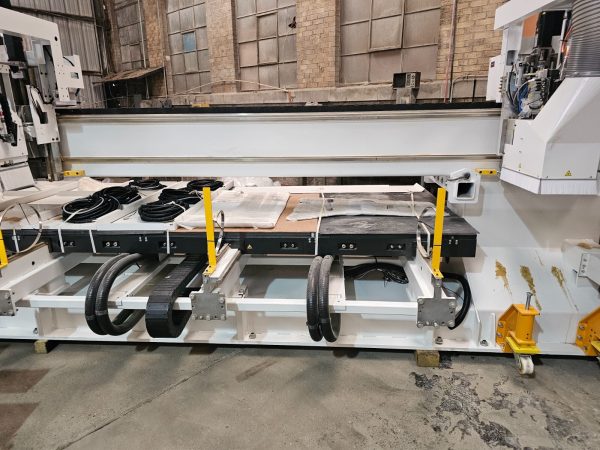 HOMAG CENTATEQ T-300 CNC ROUTER - Image 2