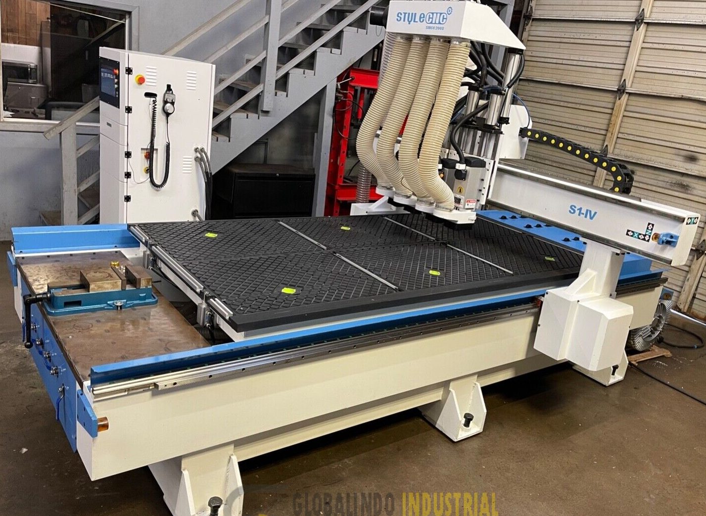 CNC ROUTER
