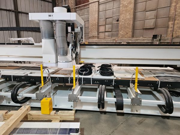 HOMAG CENTATEQ T-300 CNC ROUTER