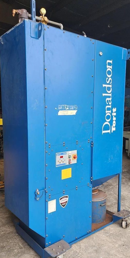 2400 CFM Torit DFO3-3 Dust Collector Oval Door Delta P Control