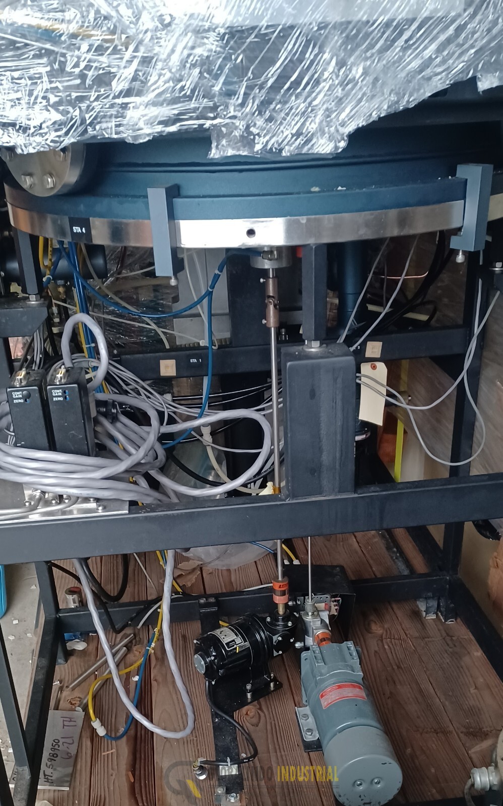 CVC Products Inc AST-601 Vacuum Sputter Deposition System Parts only - Image 2