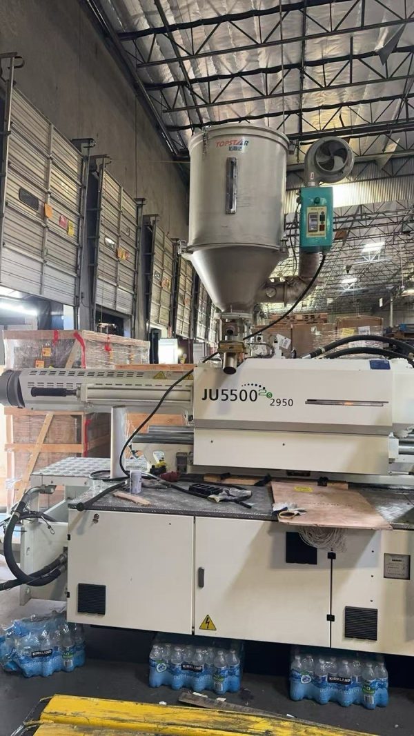 Plastic injection molding machine